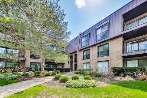 Photo of 1 The Court of Harborside Court #202, Northbrook, IL 60062 (MLS # 12577860)