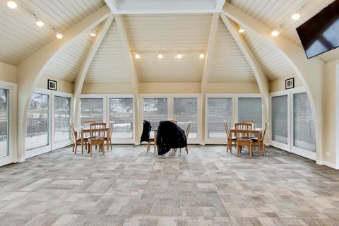 Tiny photo for 1 The Court of Harborside Court #202, Northbrook, IL 60062 (MLS # 12577860)