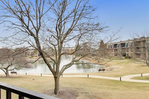 Tiny photo for 1 The Court of Harborside Court #202, Northbrook, IL 60062 (MLS # 12577860)