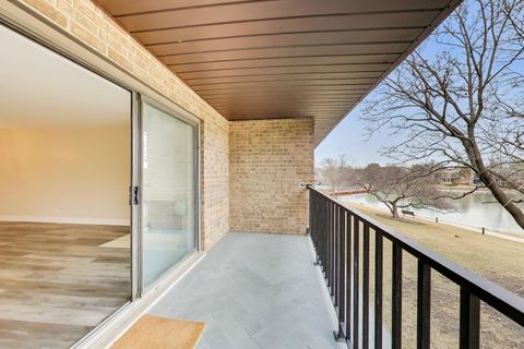 Tiny photo for 1 The Court of Harborside Court #202, Northbrook, IL 60062 (MLS # 12577860)