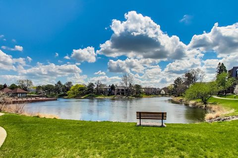 Tiny photo for 1 The Court of Harborside Court #202, Northbrook, IL 60062 (MLS # 12577860)