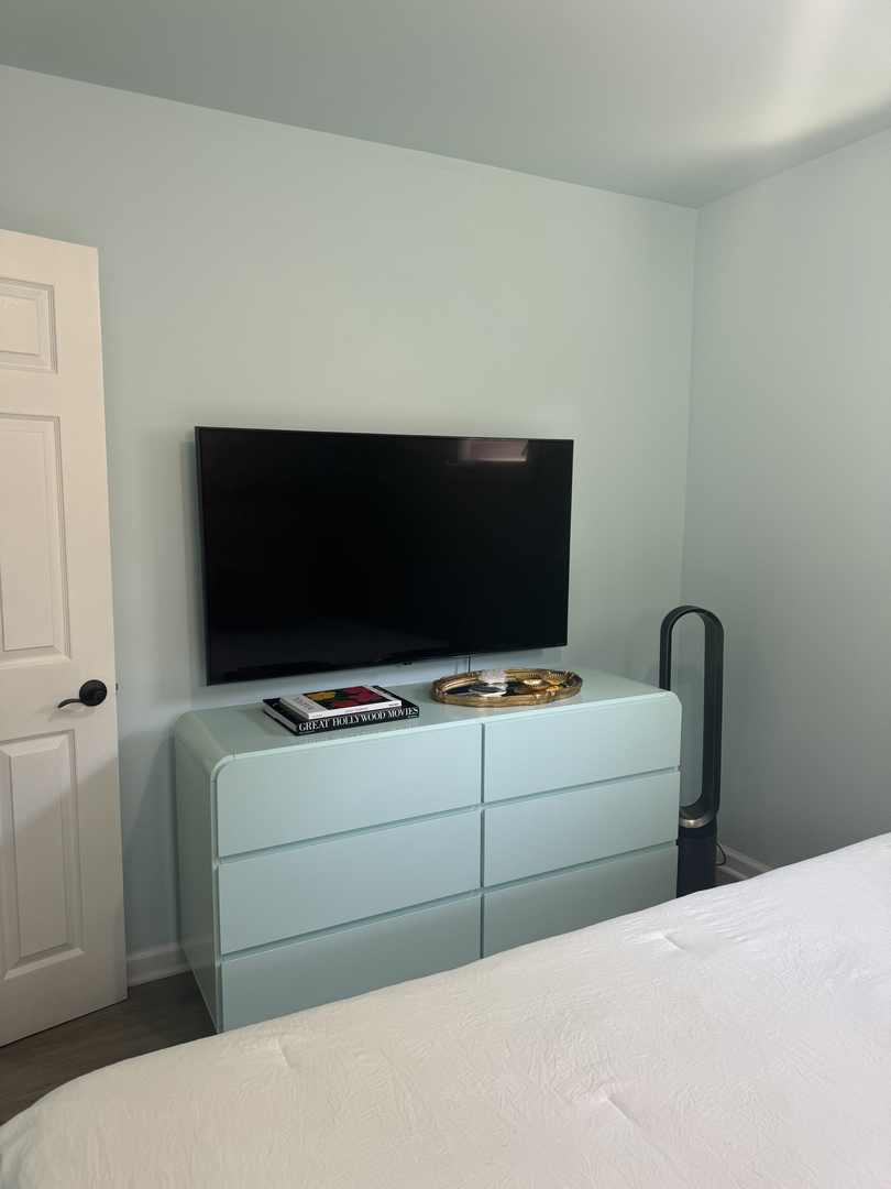 644 W Hinsdale Avenue