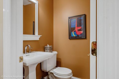 Tiny photo for 714 Thomas Court, Libertyville, IL 60048 (MLS # 12653822)