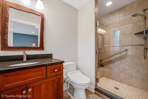 Tiny photo for 714 Thomas Court, Libertyville, IL 60048 (MLS # 12653822)