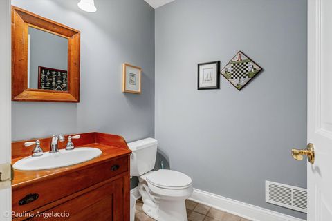 Tiny photo for 714 Thomas Court, Libertyville, IL 60048 (MLS # 12653822)
