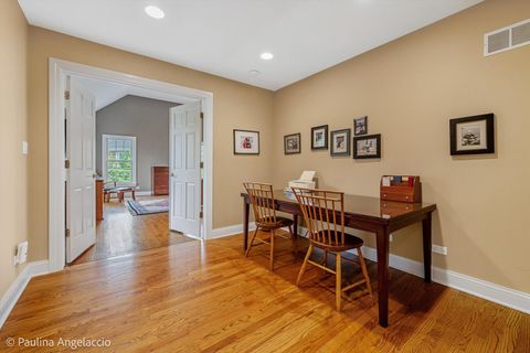 Tiny photo for 714 Thomas Court, Libertyville, IL 60048 (MLS # 12653822)