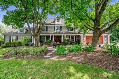 714 Thomas Court Libertyville IL 60048