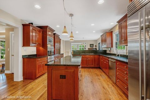Tiny photo for 714 Thomas Court, Libertyville, IL 60048 (MLS # 12653822)