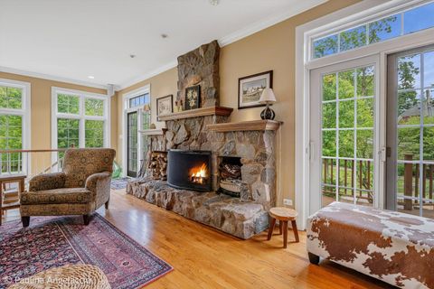 Tiny photo for 714 Thomas Court, Libertyville, IL 60048 (MLS # 12653822)