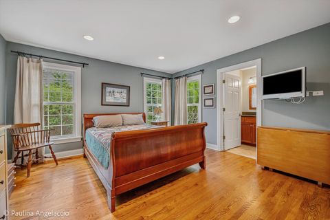 Tiny photo for 714 Thomas Court, Libertyville, IL 60048 (MLS # 12653822)