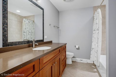 Tiny photo for 714 Thomas Court, Libertyville, IL 60048 (MLS # 12653822)