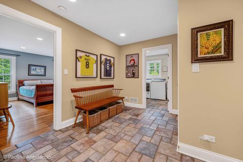 Tiny photo for 714 Thomas Court, Libertyville, IL 60048 (MLS # 12653822)