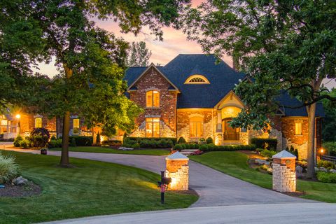 Tiny photo for 7N230 Sims Lane, St. Charles, IL 60175 (MLS # 12391591)