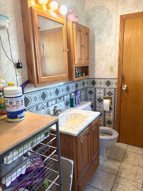 Tiny photo for 460 Western Street, Hoffman Estates, IL 60169 (MLS # 12505257)