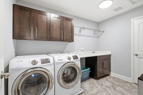 Tiny photo for 28 Pinnacle Court, Naperville, IL 60565 (MLS # 12600451)