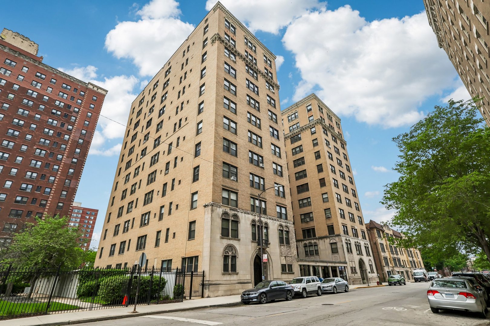 1755 E 55th Street 605