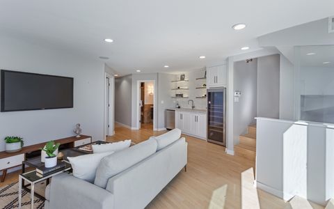 Tiny photo for 5747 N Sheridan Road #GH, Chicago, IL 60660 (MLS # 12501843)