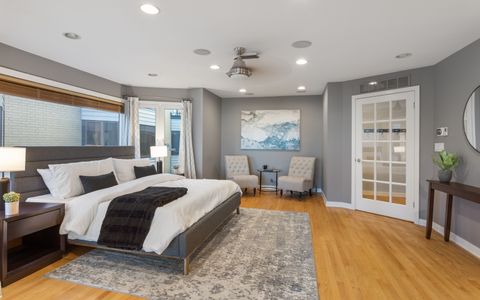 Tiny photo for 5747 N Sheridan Road #GH, Chicago, IL 60660 (MLS # 12501843)