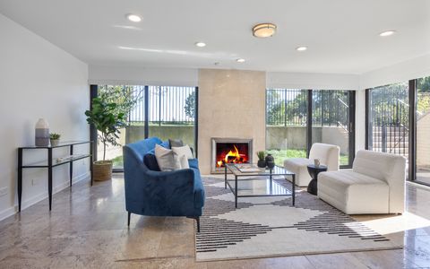 Tiny photo for 5747 N Sheridan Road #GH, Chicago, IL 60660 (MLS # 12501843)