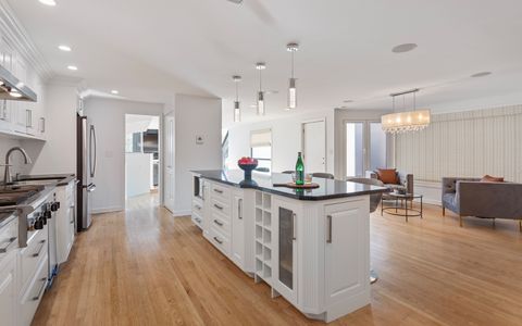 Tiny photo for 5747 N Sheridan Road #GH, Chicago, IL 60660 (MLS # 12501843)