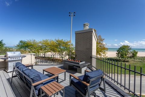 Tiny photo for 5747 N Sheridan Road #GH, Chicago, IL 60660 (MLS # 12501843)