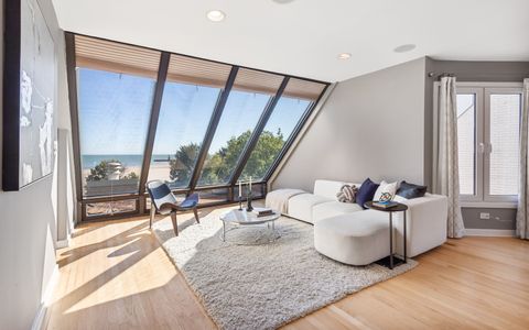 Tiny photo for 5747 N Sheridan Road #GH, Chicago, IL 60660 (MLS # 12501843)