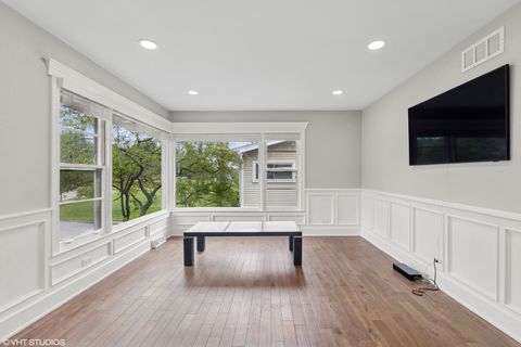 Tiny photo for 932 60th Place, Downers Grove, IL 60516 (MLS # 12491028)