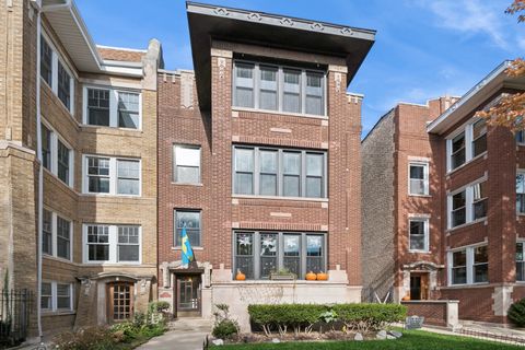 Photo of 1462 W Balmoral Avenue #2, Chicago, IL 60640 (MLS # 12499394)