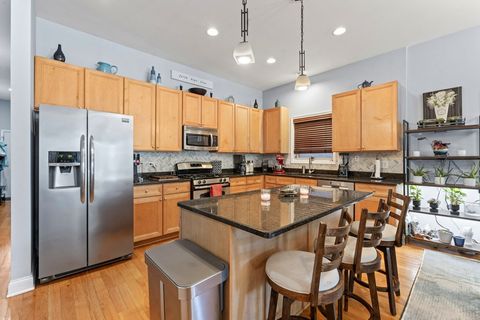 Tiny photo for 3106 S Wells Street #1, Chicago, IL 60616 (MLS # 12508622)