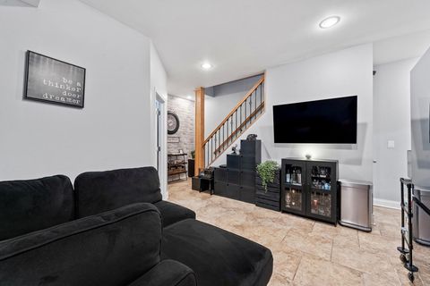 Tiny photo for 3106 S Wells Street #1, Chicago, IL 60616 (MLS # 12508622)