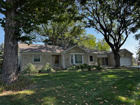 Tiny photo for 305 S Lambert Road, Glen Ellyn, IL 60137 (MLS # 12391354)