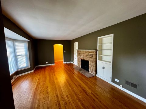 Tiny photo for 305 S Lambert Road, Glen Ellyn, IL 60137 (MLS # 12391354)