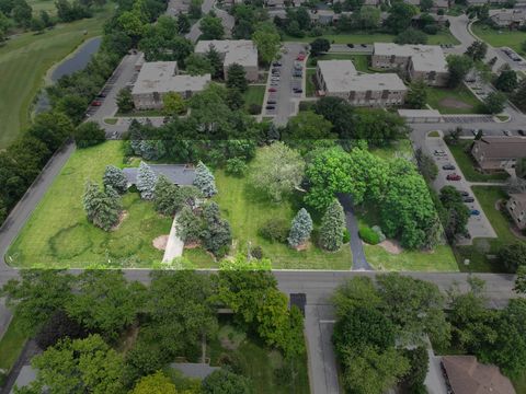 305 S Lambert Road Glen Ellyn IL 60137