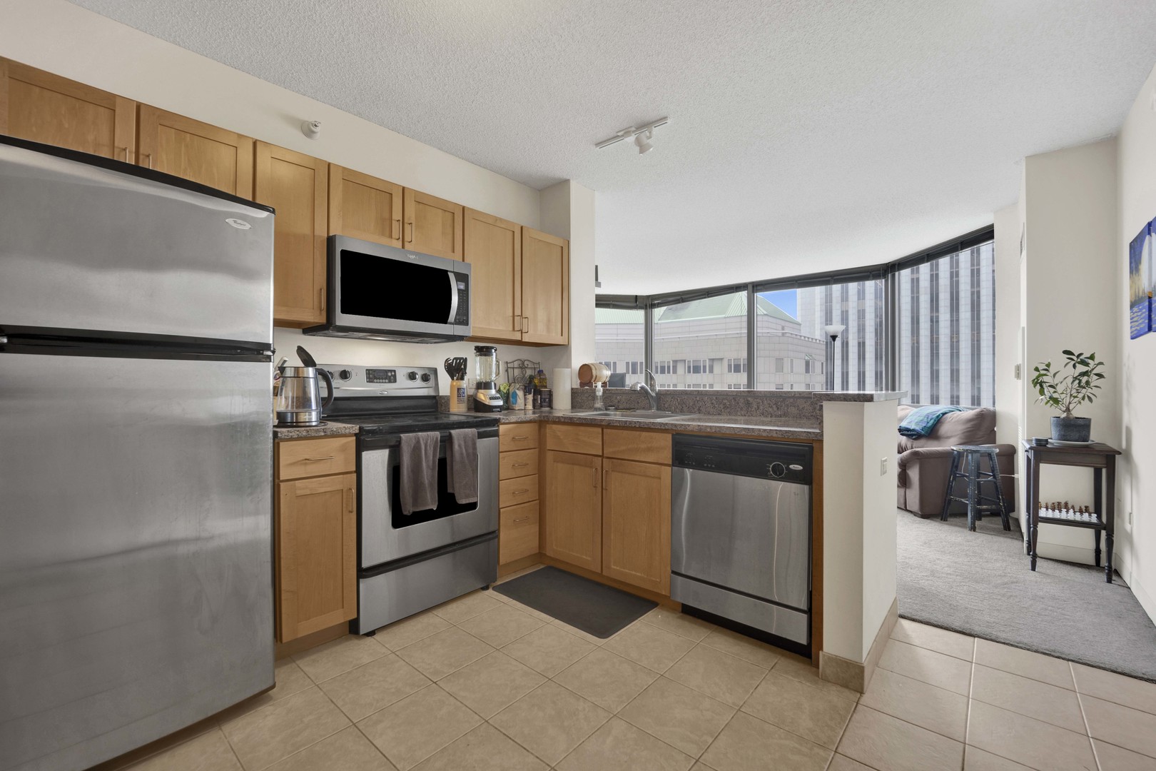 222 N COLUMBUS Drive 3801