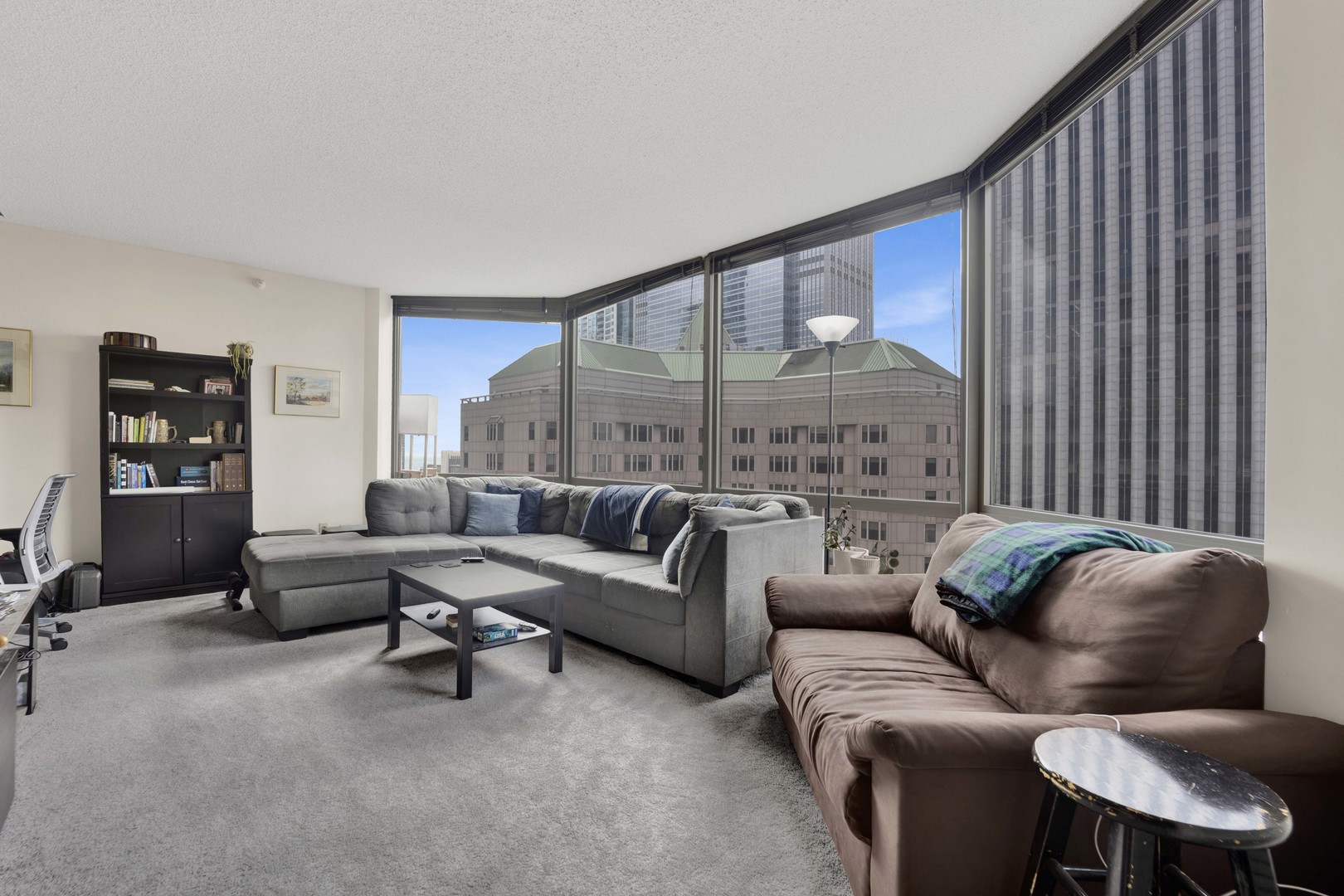 222 N COLUMBUS Drive 3801