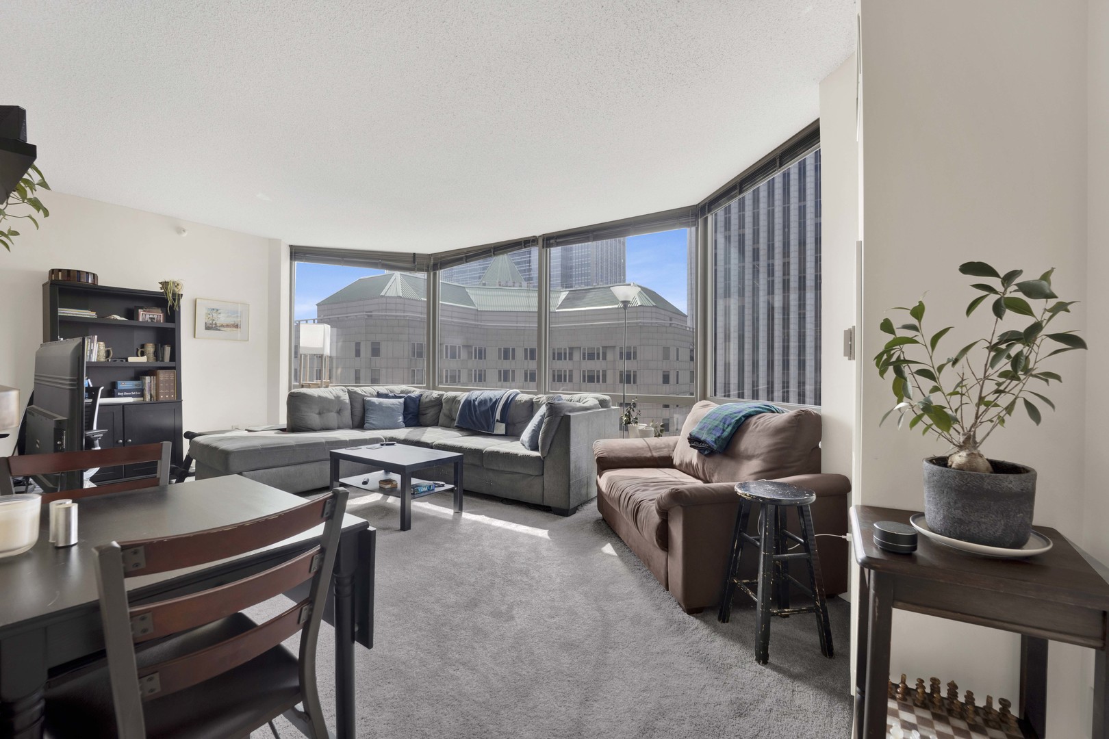 222 N COLUMBUS Drive 3801