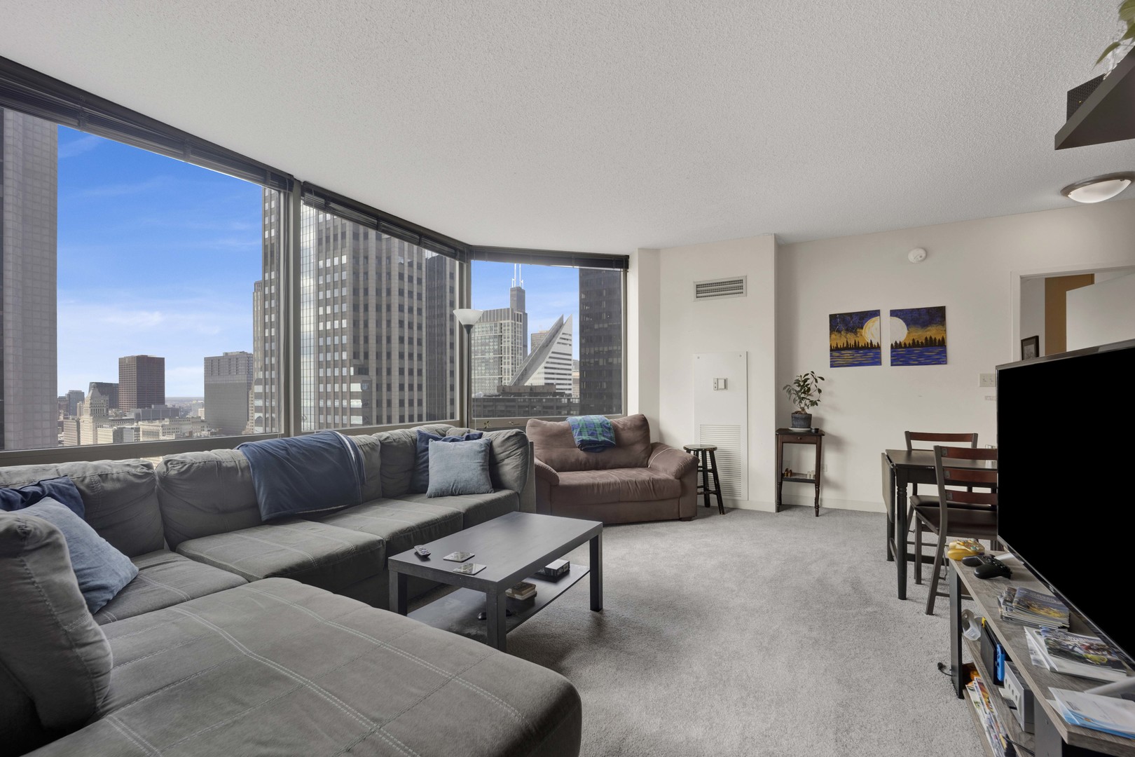 222 N COLUMBUS Drive 3801