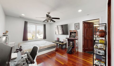 Tiny photo for 6909 Beckwith Road, Morton Grove, IL 60053 (MLS # 12514147)