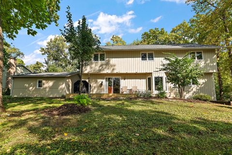 Tiny photo for 1935 Green Trails Drive, Lisle, IL 60532 (MLS # 12509614)