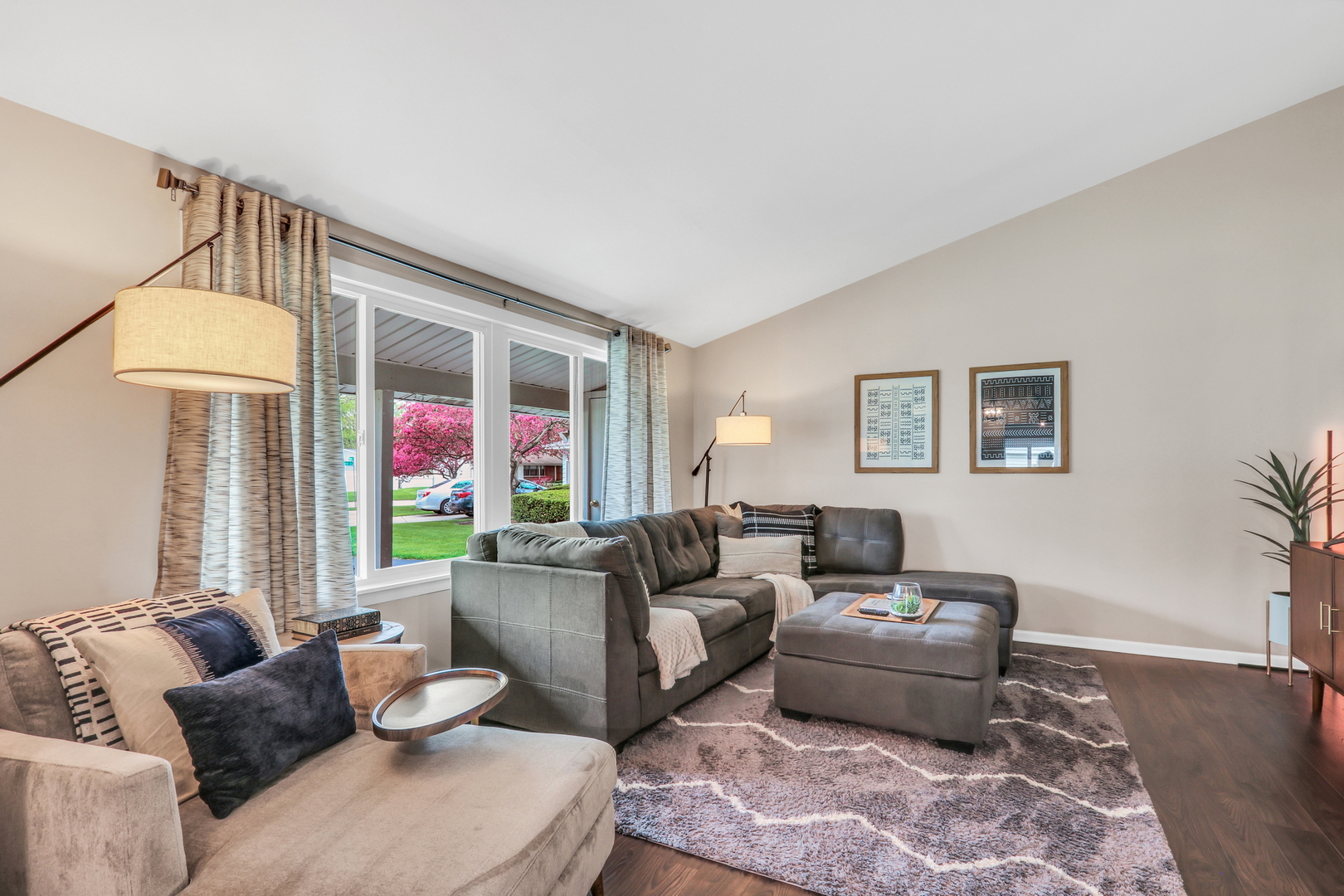 5 FORESTWAY Court