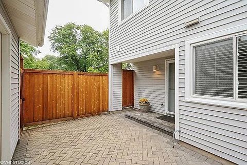 Tiny photo for 433 Dogwood Terrace, Buffalo Grove, IL 60089 (MLS # 12581742)