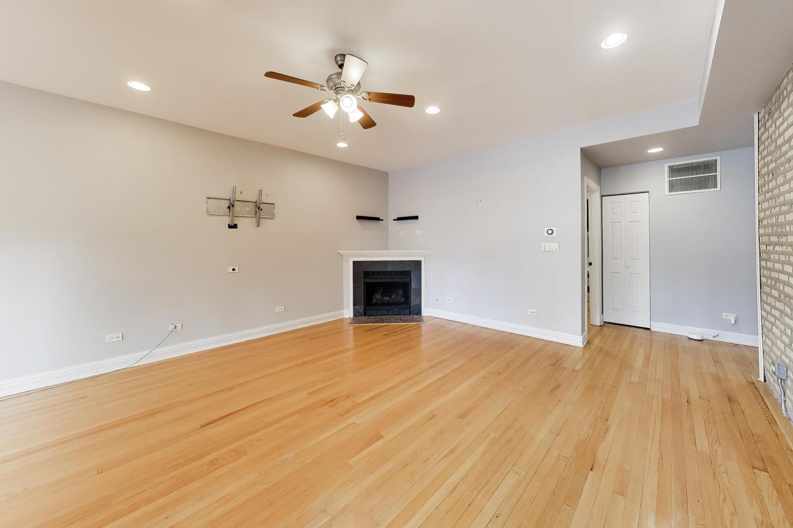 1621 W North Shore Avenue 1E