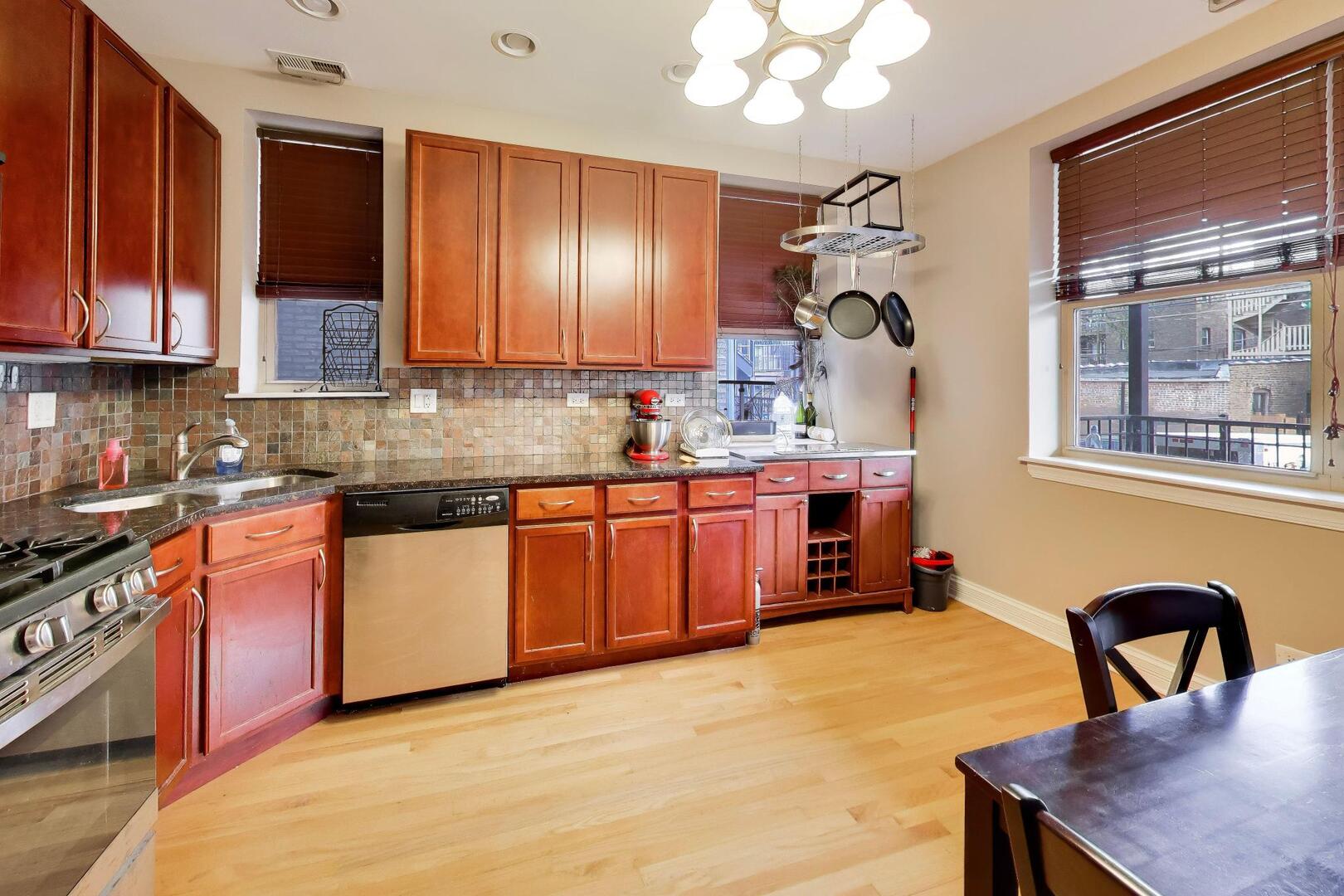 1621 W North Shore Avenue 1E