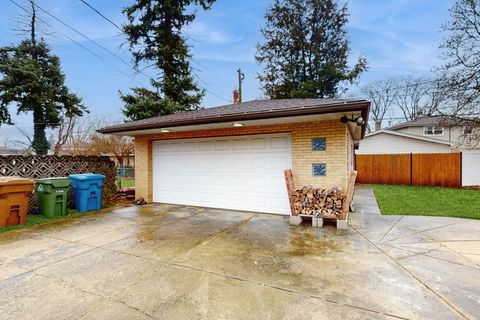 A home in Oak Lawn