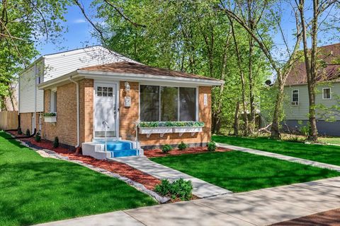 Photo of 6323 S Wood Street, Chicago, IL 60636 (MLS # 12637353)