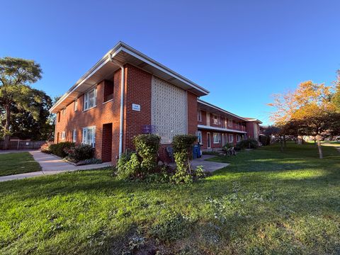 Tiny photo for 1119 E ALGONQUIN Road #2, Arlington Heights, IL 60005 (MLS # 12507096)