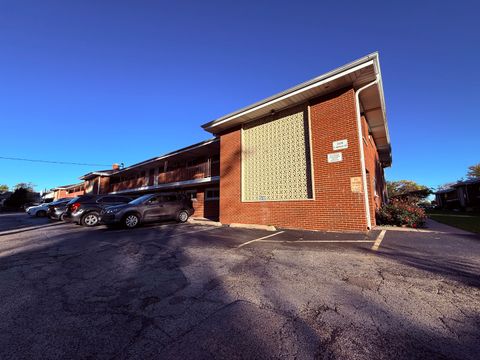 Tiny photo for 1119 E ALGONQUIN Road #2, Arlington Heights, IL 60005 (MLS # 12507096)