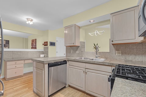Tiny photo for 206 Albert Drive, Vernon Hills, IL 60061 (MLS # 12757058)