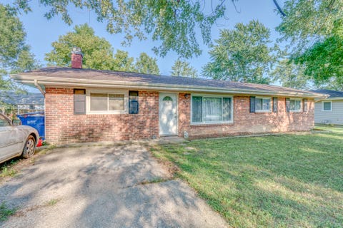 Photo of 418 Marteeny Street, Mt Vernon, IL 62864 (MLS # 12728417)