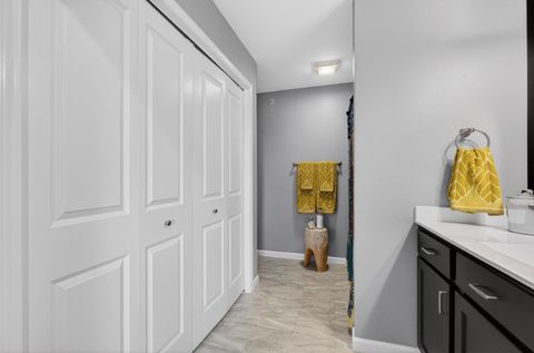 Tiny photo for 400 E Franklin Street #204, Eldridge, IA 52748 (MLS # 12616587)